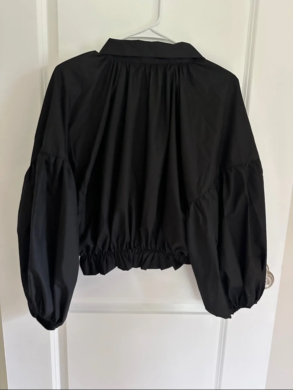 Black Cropped Button-Front Shirt with Elastic Hem - Picture 2 of 2
